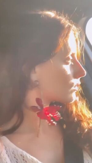 Julie Robert Instagram - I call out to the sun, I hope it comes back into my life.