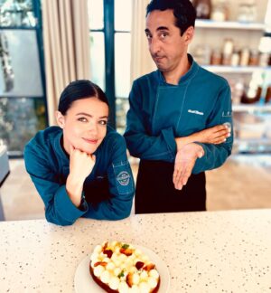Julie Sassoust Instagram - Bon ap 🍰