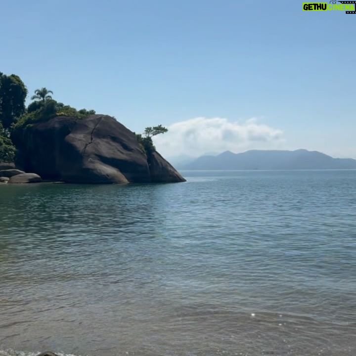 Julie Bertin Instagram - 📍Praia do Laboratório, Angra dos Reis, Costa Verde, RJ.