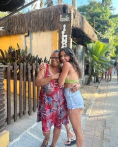 Julie Bertin Instagram - 📍Ilha grande, Angra Dos Reis. « Les jolies choses ne sont jamais parfaite.. 🌸 » 🫀, à chaque nouveau Caroussel, mon cœur se sert cette ambiance me manque déjà tellement !! Je n’ai même pas d’inspiration aujourd’hui, je suis nostalgique .. .