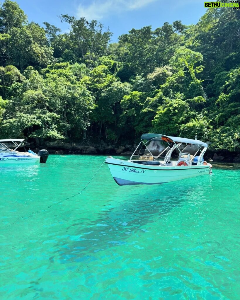 Julie Bertin Instagram - Olà Brasil 🇧🇷 🚤 : @paratytours.agencia