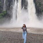 Julie Bertin Instagram - Cascade Niagara, la Réunion 📍 PS: La plus grande cascade de l'île, il me semble que c'est "Trou de fer" avec environ 725 mètres contre 30 mètres pour la cascade Niagara. « Impressionnante, dame nature. » 🌿