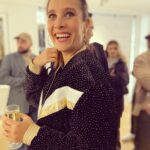 Julie de Bona Instagram - Merci 🤩 suis si touchée 🥂