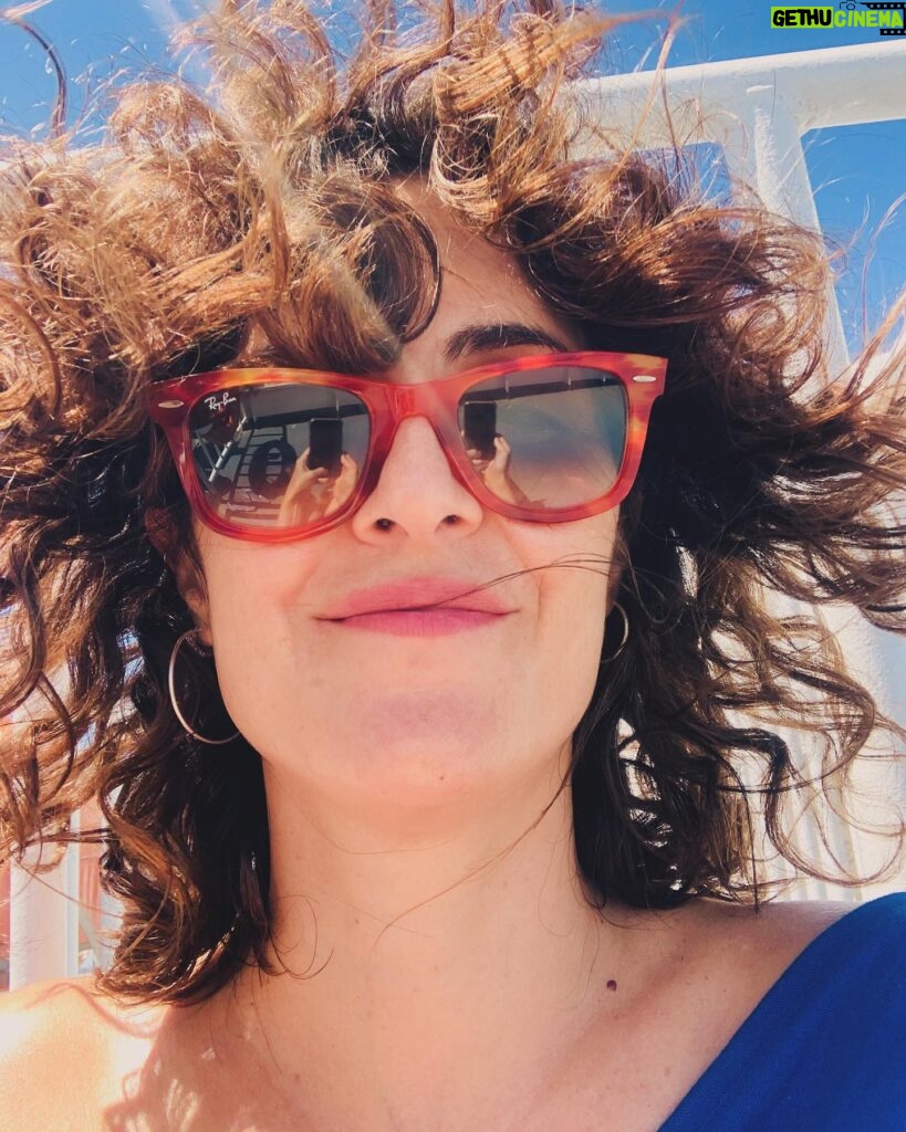 Julieta Díaz Instagram - Con el viento en la cara ✨🌊 @coloniaexpress ❤️