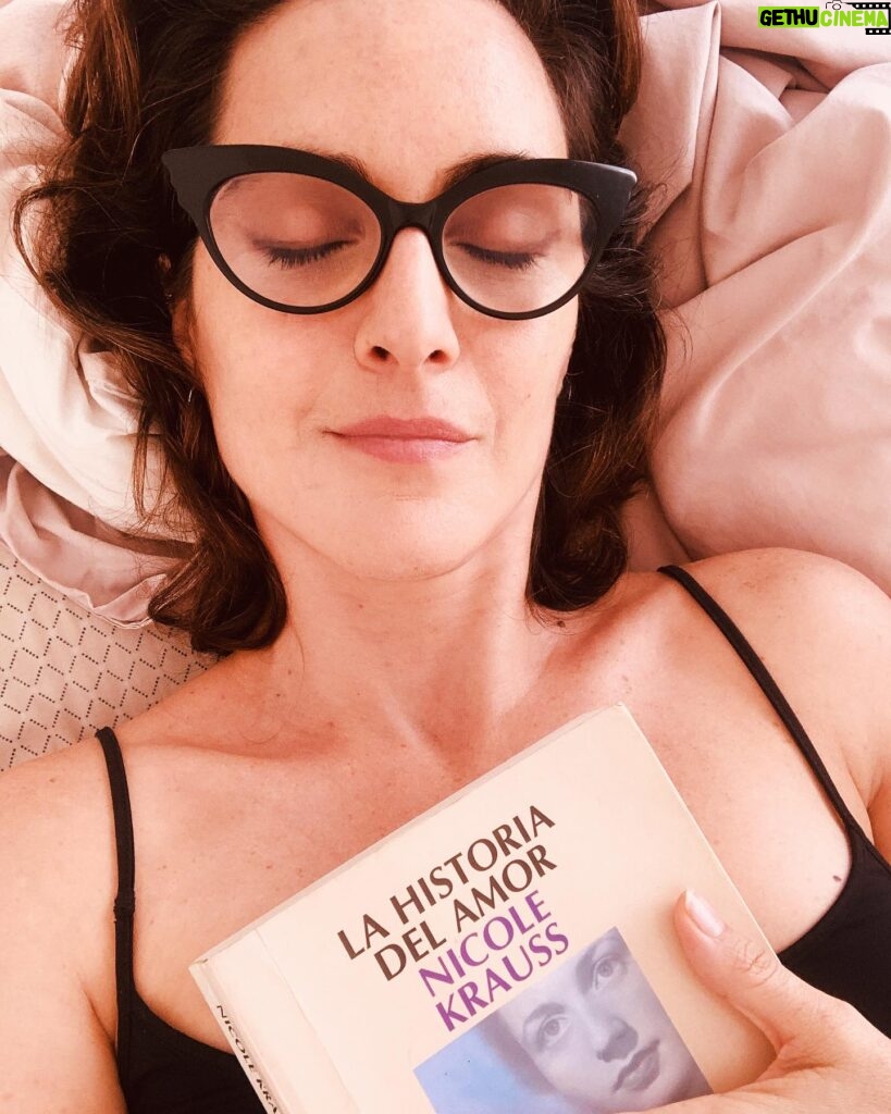 Julieta Díaz Instagram - #leer ❤️🙌 Qué están leyendo estos días?