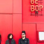 Julieta Díaz Instagram - Hoy Jueves 23/11 a las 20hs puntual presentamos nuestro disco Río ✨ con toda la banda maravillosa (por primera vez en BA!) en @bebopclub ❤️🎶🥂 … y tenemos invitados especiales 🎹✨ “Río es, en tiempos de singles y feats oportunistas, un disco en serio. Una obra que se escucha, se lee, se siente como una unidad, donde el amor, el tiempo y los sueños atraviesan las composiciones casi obsesivamente, y eso es una buena noticia. Acaso no hay poesía, no hay canción que atraviese los días que no hable de estos dolores. En horas de barro y turbulencia, Río milita —e invita a militar— por la belleza.” Jorge Costigliolo 🌱 Link de entradas en bio 🎫☝🏽 Vamos a tener el disco en formato físico! Sí, volvieron los CD’s! 💿😁 Nos vemos a la noche para compartir música, poesía y abrazos! 💋 📸 @celinacassi