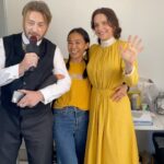 Juliette Binoche Instagram - Behind the curtains💛The best people to make The Taste of Things/La Passion de Dodin-Bouffant 🩵🏃🏻‍♀️🦋thanks to 💆‍♀️@suman.facialist 💇🏻‍♀️ @sophieasse 💄@noa_yehonatan Et la voix extraordinaire de Benoît ❤️‍🔥🙈
