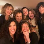 Juliette Tresanini Instagram - Si on était dans « LOL: qui rit,sort ! », je serais partie en premier, quoique 😉 Et oui , le samedi c’est David Bowie !