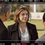 Juliette Tresanini Instagram - Bonjour, Séverine Chabriac, Présidente Directrice Générale de Plantes lab et Forme #tournage #simoncoleman #francetv Personne n’a malheureusement gagné la boîte de trombones mais je la remettrai en jeu promis 😉 📸 : @celine_attard_bartholin_ Un grand merci @sandra___perrin pour sa fidélité