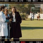 Juliette Tresanini Instagram - Bonjour, Séverine Chabriac, Présidente Directrice Générale de Plantes lab et Forme #tournage #simoncoleman #francetv Personne n’a malheureusement gagné la boîte de trombones mais je la remettrai en jeu promis 😉 📸 : @celine_attard_bartholin_ Un grand merci @sandra___perrin pour sa fidélité