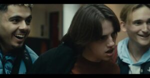 Juliette Tresanini Instagram - TEASER de mon dernier film que j'ai écrit et réalisé ✌🏻

Il traite du harcèlement scolaire, de la passion artistique et du courage de poursuivre ses rêves. Interprété par le talentueux @maxencemusicoff qui m'a fait confiance avec la sortie de son 1er single "Aime-moi" 🎶 avec une première expérience devant la caméra et 120% d'énergie. Big up à toi 🙌🏻💥 et la rayonnante @juliettetresanini en guest 😘

En compétition au @nikonfilmfestival 
Produit par @bigtime_prod ⚡

Une version longue est en cours de post-prod.
Faites tourner !!!

#shortfilm #cinema #drama #passion #nikonfilmfestival #musical
