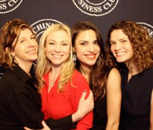 Juliette Tresanini Instagram - Les filles, je suis floue de vous 💕 #sororité 
Merci à @iamjuliegayet et au @chinesebusinessclub pour ce moment de partage autour des droits des femmes ! Ne jamais cesser de rappeler qu’il faut continuer à agir chaque jour car «  Ce ne sont pas les femmes qui sont fragiles, ce sont leurs droits » ! Merci @haroldparisot et @esther.mariontessart