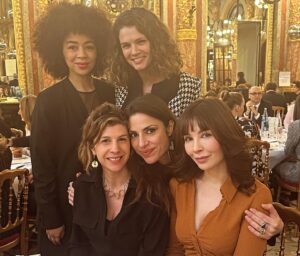 Juliette Tresanini Instagram - Les filles, je suis floue de vous 💕 #sororité 
Merci à @iamjuliegayet et au @chinesebusinessclub pour ce moment de partage autour des droits des femmes ! Ne jamais cesser de rappeler qu’il faut continuer à agir chaque jour car «  Ce ne sont pas les femmes qui sont fragiles, ce sont leurs droits » ! Merci @haroldparisot et @esther.mariontessart