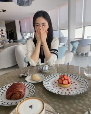 Jung Woo-yeon Instagram - #재밌었던하루 #3월의마지막즈음 . 😍 #언니찬스 #언니다음달엔내찬스써줘요💋