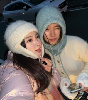 Jung Hye-sung Instagram - 아크네 목도리의 막바지 ❣️
쌩 아이폰 사진 좋아✨..