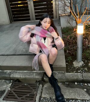 Jung Hye-sung Instagram - 아크네 목도리의 막바지 ❣️
쌩 아이폰 사진 좋아✨..