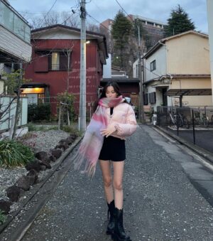 Jung Hye-sung Instagram - 아크네 목도리의 막바지 ❣️
쌩 아이폰 사진 좋아✨..