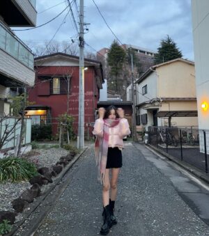 Jung Hye-sung Instagram - 아크네 목도리의 막바지 ❣️
쌩 아이폰 사진 좋아✨..
