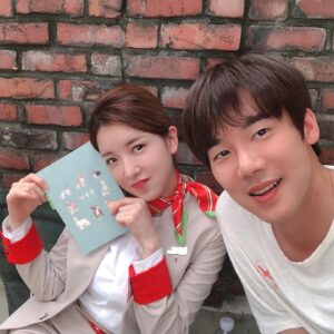 Jung In-sun Instagram - 멍뭉이🧡

3월 1일 살짝쿵 만나요
하나부터 열까지 멍뭉이 뿐-🐶

짧지만 따뜻한 이야기에 함께할 수 있어 감사했어요.
그 뒤로 저에게도 보리라는 멍뭉이가 찾아온건 안 비밀🤫