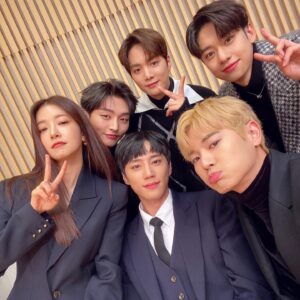 Jung In-sun Instagram - <너의 밤이 되어줄게> 제작보고회👾
우리 곧 만나요❤️
.
.
- 공식 홈페이지 : https://programs.sbs.co.kr/drama/2021night

- SBS NOW 유튜브 : https://www.youtube.com/c/SBSNOW

- 트위터 블루룸 : https://twitter.com/i/broadcasts/1zqJVBwAWXPJB