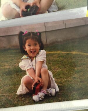 Jung In-sun Instagram - HBD for me🙋🏻‍♀️

저에겐 일년에 한번, 태어나 잘 살아가기로 결심을 다지는 하루😋

4월 25일 축하해주신 모든 분들 감사드려요. 
덕분에 따뜻한 하루를 보냈어요.

오늘도 좋은 밤-🌝