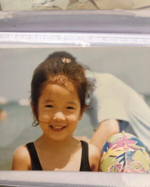 Jung In-sun Instagram - HBD for me🙋🏻‍♀️

저에겐 일년에 한번, 태어나 잘 살아가기로 결심을 다지는 하루😋

4월 25일 축하해주신 모든 분들 감사드려요. 
덕분에 따뜻한 하루를 보냈어요.

오늘도 좋은 밤-🌝