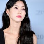 Jung Yi-seo Instagram - 그녀의 취미생활 개봉했습니다🌹 많관부..♥️