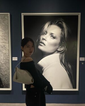 Jung Yi-seo Instagram - 케이트 모스랑 커플룩이었지 뭐야