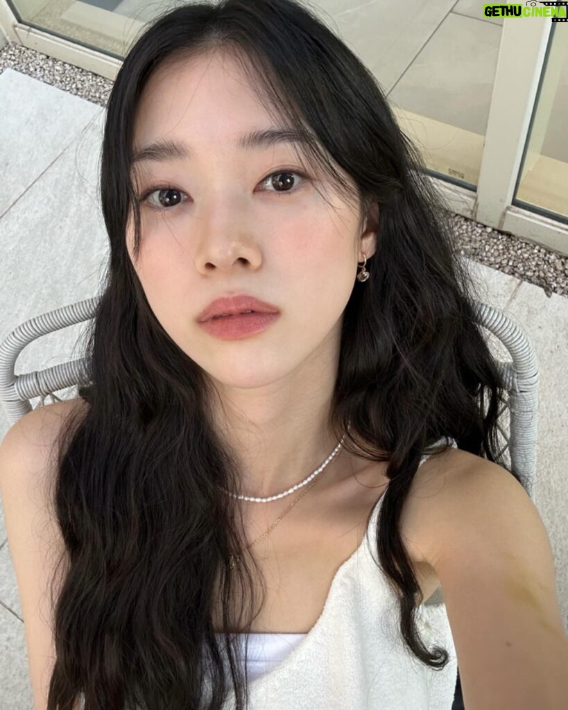 Jung Yi-seo Instagram - ⛲️