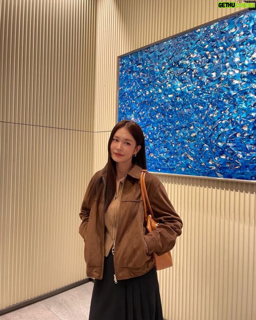 Jung Yoo-jin Instagram - 🤎