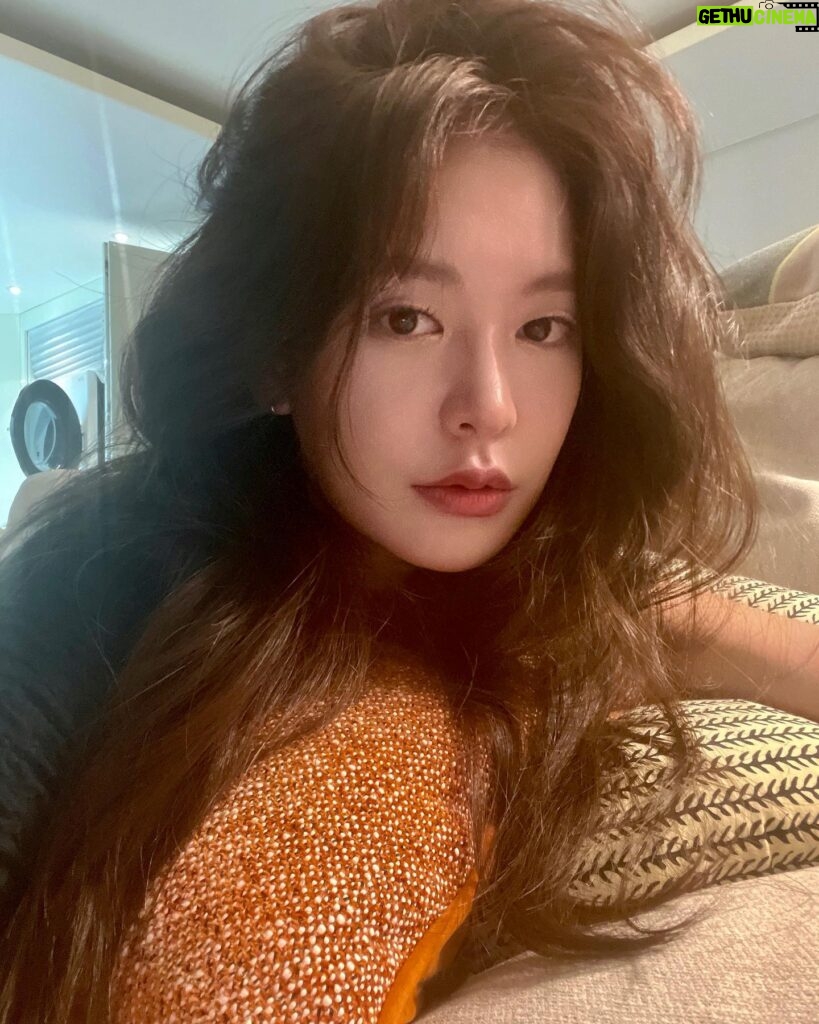 Jung Yoo-jin Instagram - 해피추석🤎 행복한 추석 보내세요🤍