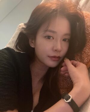 Jung Yoo-jin Instagram - 해피추석🤎 행복한 추석 보내세요🤍