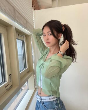 Jung Yoo-jin Instagram - 행복한 주말 보내세요💚 #haveagoodweekend 🤍