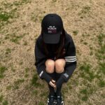 Jung Yoo-jin Instagram - Yeah! Happy Friday 🖤 @alavague.official @adidas @originals_kr