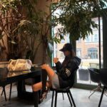 Jung Yoo-jin Instagram - Yeah! Happy Friday 🖤 @alavague.official @adidas @originals_kr