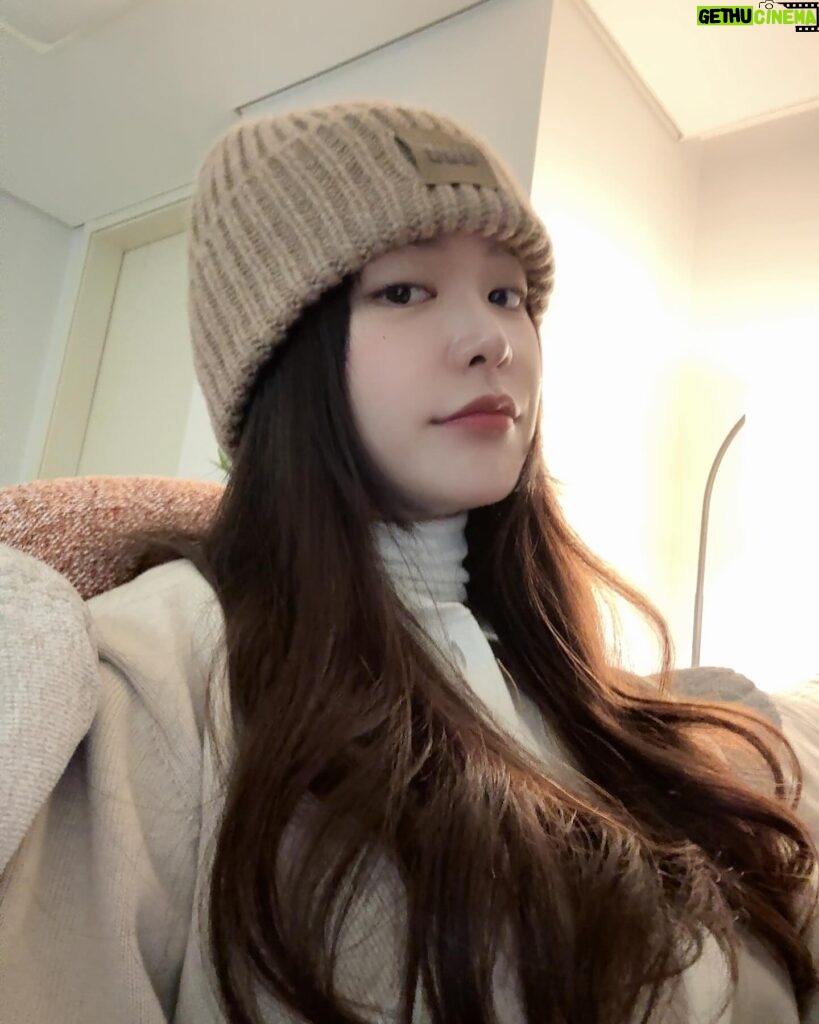 Jung Yoo-jin Instagram - Merry Christmas!🥰❣️ I hope you have a wonderful X-mas 🎄 Love you💕