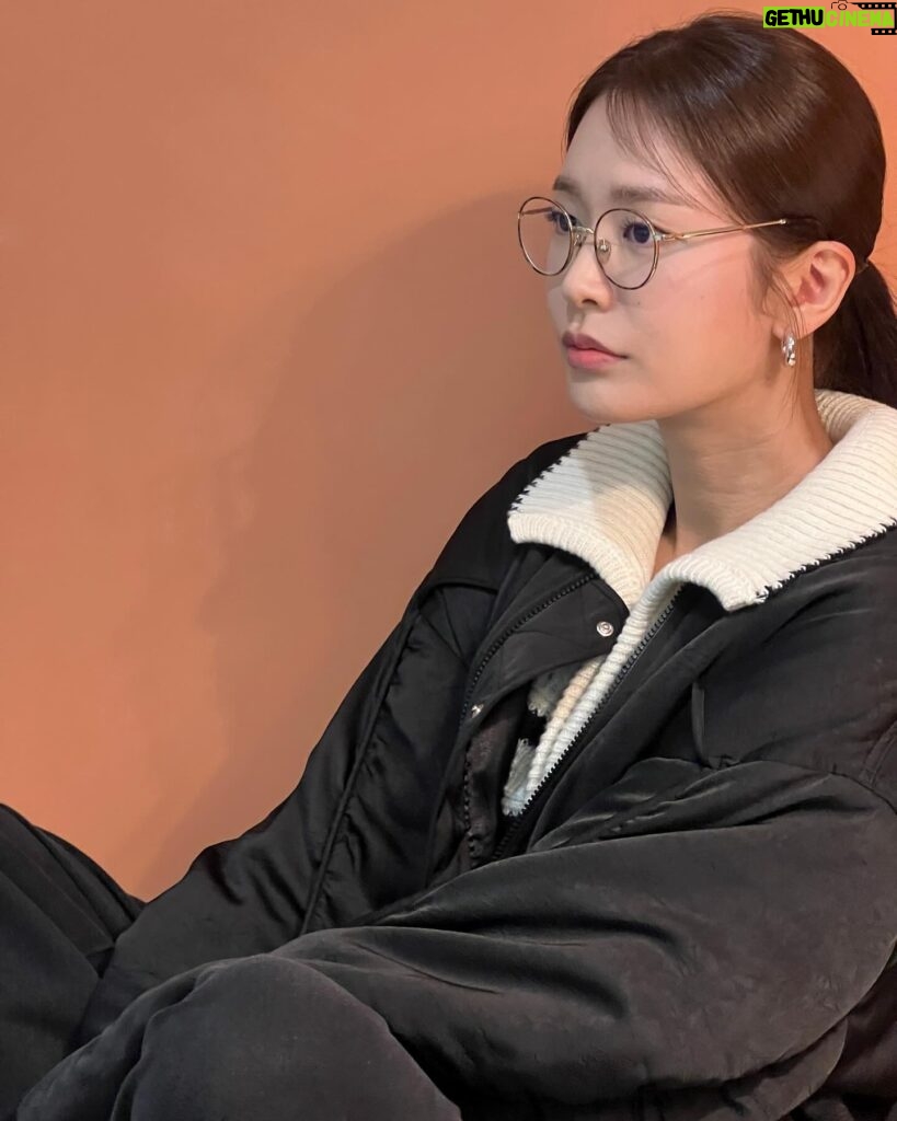 Jung Yoo-jin Instagram - 🧡