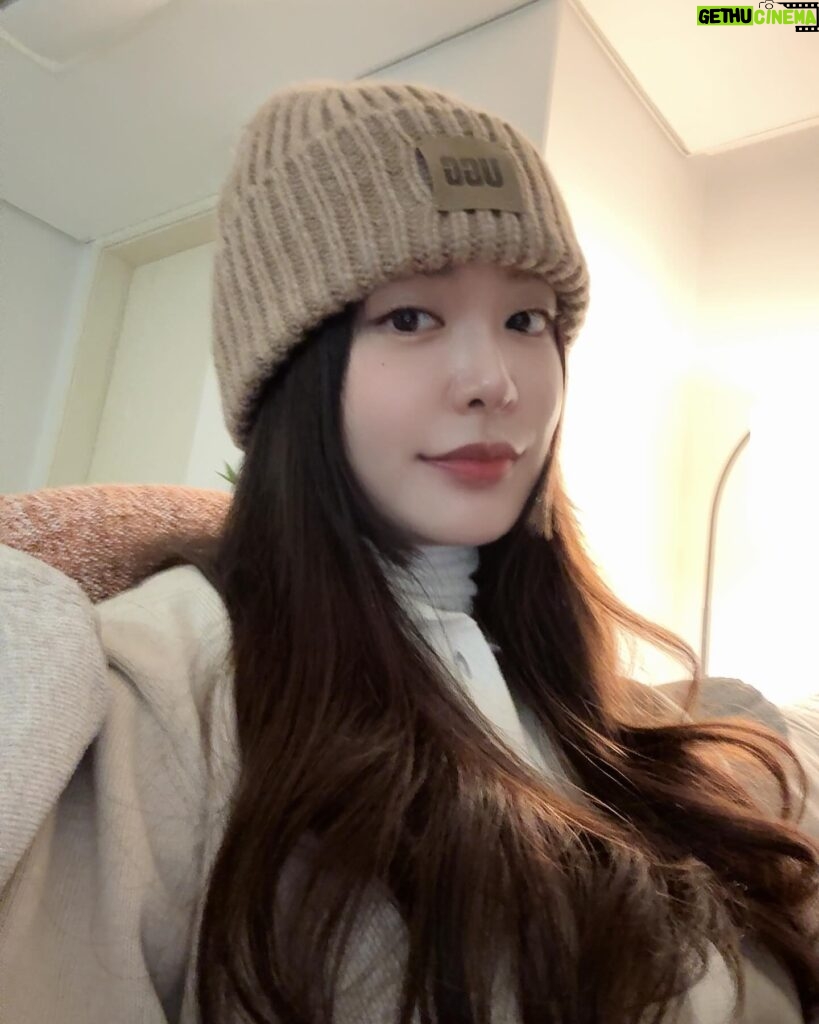 Jung Yoo-jin Instagram - Merry Christmas!🥰❣️ I hope you have a wonderful X-mas 🎄 Love you💕