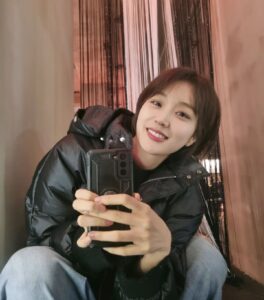 Jung Yoo-min Instagram - 𝕊𝕄𝕀𝕃𝔼~
