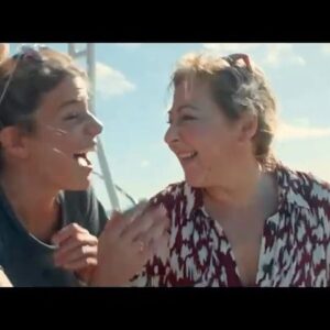 Justina Bustos Instagram - 29 de abril #AmorDeMadre @quimyo @yolandramos @pacocaballerodo #carmenmachi 🌴🍌🏖💫 @netflixes