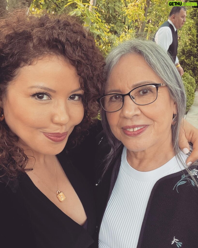 Justina Machado Instagram - Happy Tuesday mi Gente!!! Brunch in DC with my Mami . ♥️♥️♥️