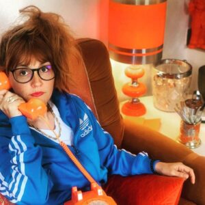 Justine Le Pottier Instagram - Oui j'écoute ?
.
.
.
.
📷 @christof_dumas 
.
.
.
.
.
.

#orange #pop ##adidas #telecom #vintage #vintagestyle #vintageclothing #vintagedecor #sosdetresseamitiéjécoute