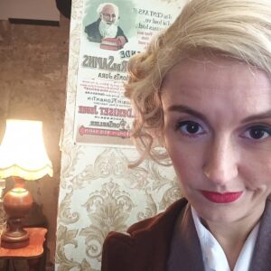 Justine Le Pottier Instagram - TIC TAC réalisé par @benjaminsibioude 
Et bientôt sur @snaxfr 
Make up @justinevdb6
.
.
.
.
.
#snax  #80s #80sfashion #80 #40sfashion #40s #shooting #tournage
