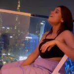 Jyotica Tangri Instagram – Singing an Arabic song with the background of Burj Khalifa 🔥 felt great!

#jt #jyoticatangri #singingdifferentlanguages