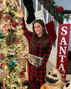 Kacy Catanzaro Instagram - Christmas looks a little different this year 🌟