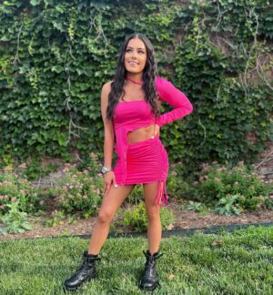 Kacy Catanzaro Instagram - *Thinking about how it is going to be less than 80 degrees in Florida soon* 🤗