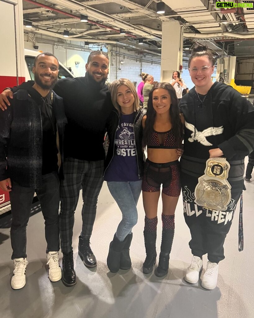 Kacy Catanzaro Instagram - My people at MSG 🥹❤️ #madisonsquaregarden #msg