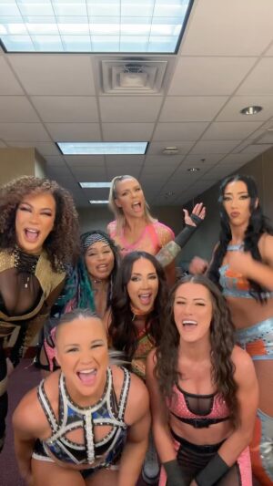 Kacy Catanzaro Instagram - Giving the @themontanaboyz a run for their money ✌🏽😛
