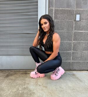 Kacy Catanzaro Instagram - 🖤💗