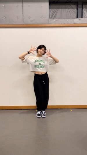 Kaede Kaga Instagram - どうしてもイントロが踊りたくて、リールで失礼します🙇‍♂️スターマイン最高です。#モーニング娘22 #morningmusume22 #加賀楓 #daice #スターマイン @da_ice_staff @da_ice_taiki @da_ice_toru_iwaoka @da_ice_udai @da_ice_sotahanamura @da_ice_hayate_wada